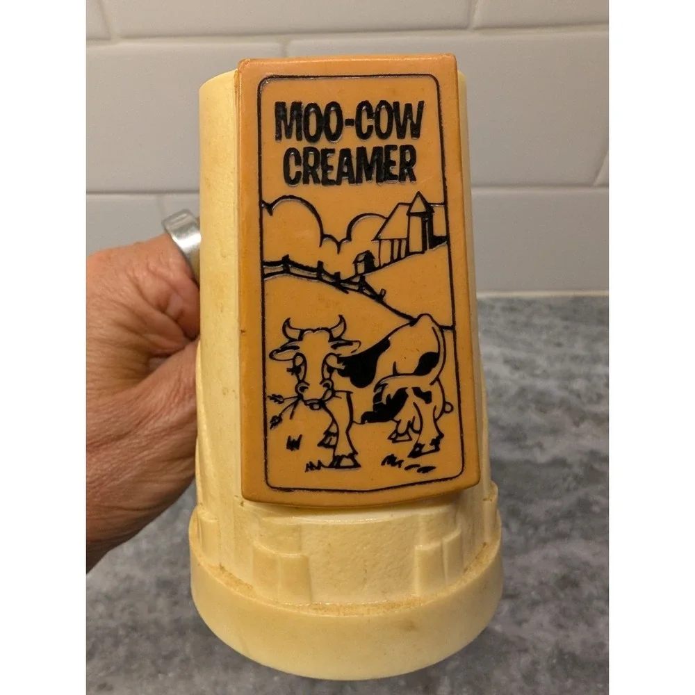 Vintage Whirley Industries Moo-Cow Plastic Creamer‎ Dispenser